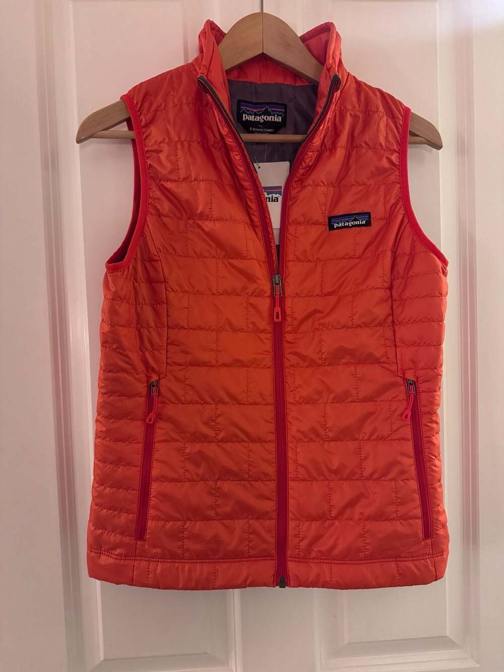 Patagonia Nano Puff Vest Women’s Size S Mango Red Quilted New With Tags